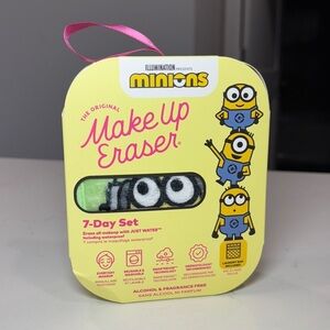 The Original MakeUp Eraser Illumination Minions 7 Day Cloths & Laundry Bag NWB